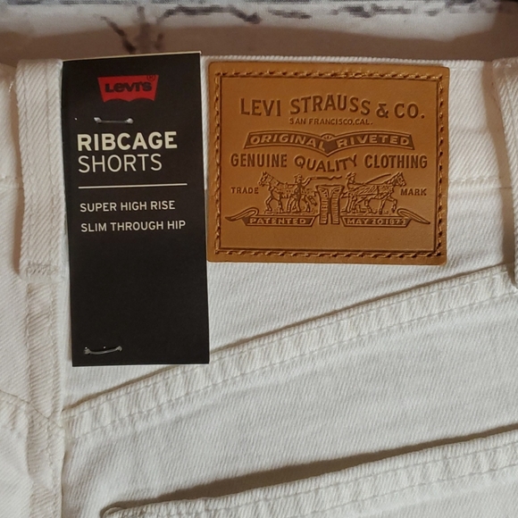 Levi's Ribcage Denim Shorts - Picture 6 of 10